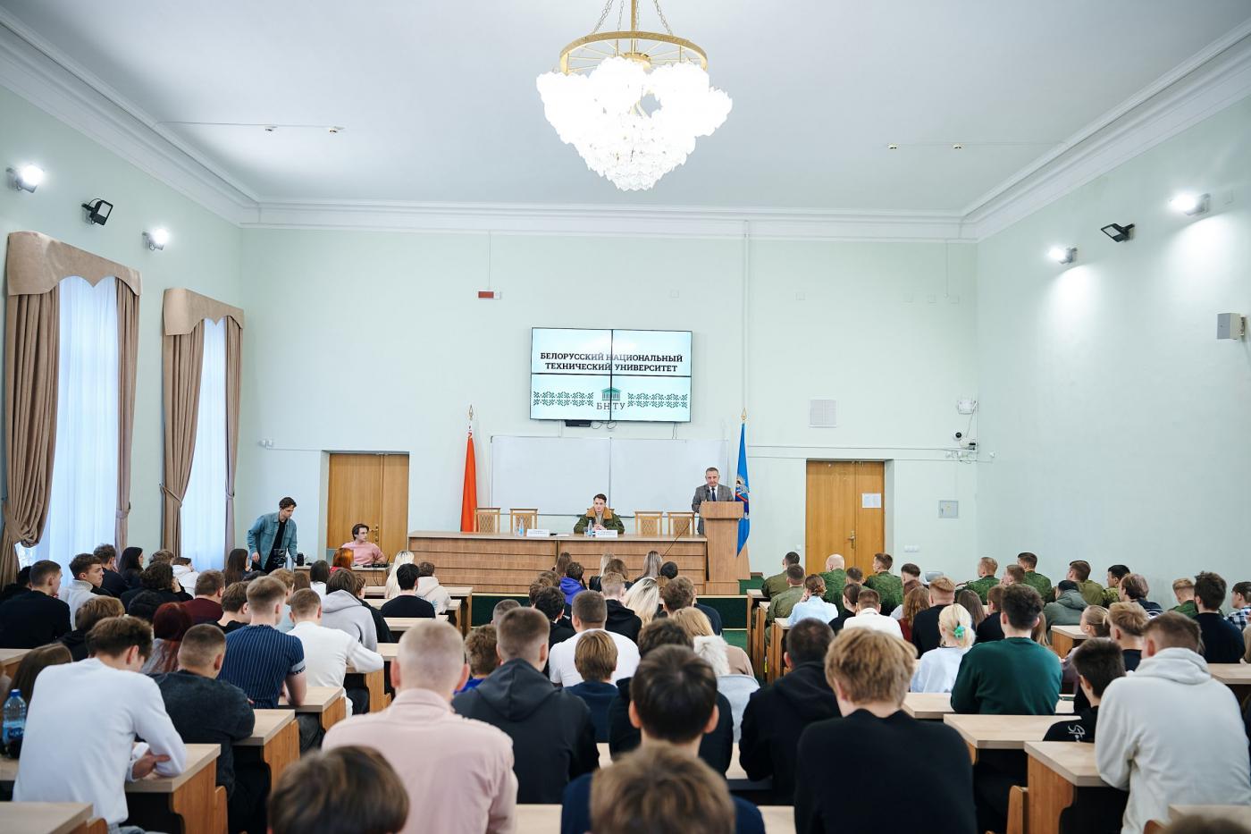 Студентам БНТУ рассказали на диалоговой площадке про киберпреступления и способы защиты